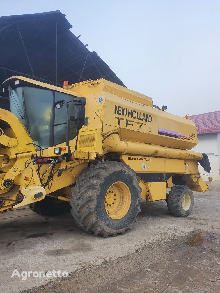 kombajn do zboża New Holland TF76